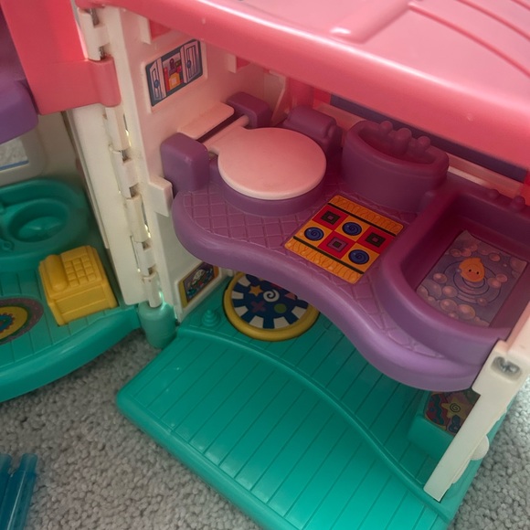 Fisher-Price Little People Vintage Pink and Teal Playhouse 2002 - Picture 6 of 13